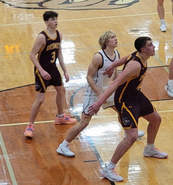 De Smet Boys Fall to Sioux Valley at Entringer Classic De Smet Bulldogs